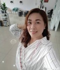 Dating Woman Thailand to  หัวหิน : Suay, 40 years